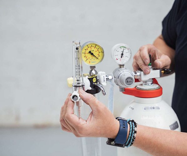 روش استفاده از کپسول اکسیژن